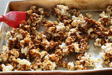 gingerbread-caramel-popcorn-the-girl-who-ate image