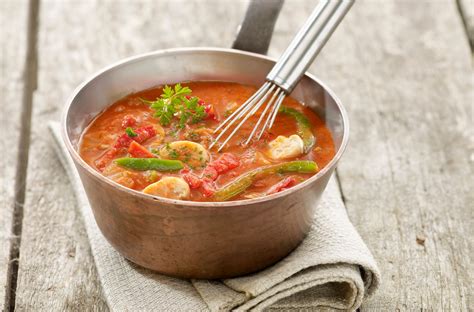 spanish-tomato-sauce-recipe-with-mushrooms-the image