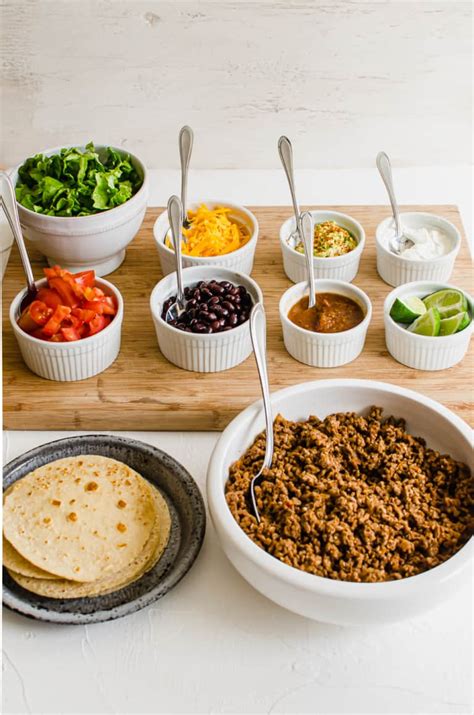 how-to-make-an-amazing-taco-bar-great-for-groups image