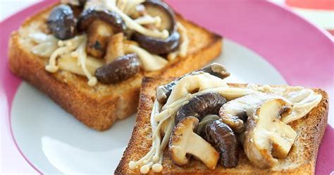 creamy-mushrooms-and-garlic-on-toast-food-to-love image