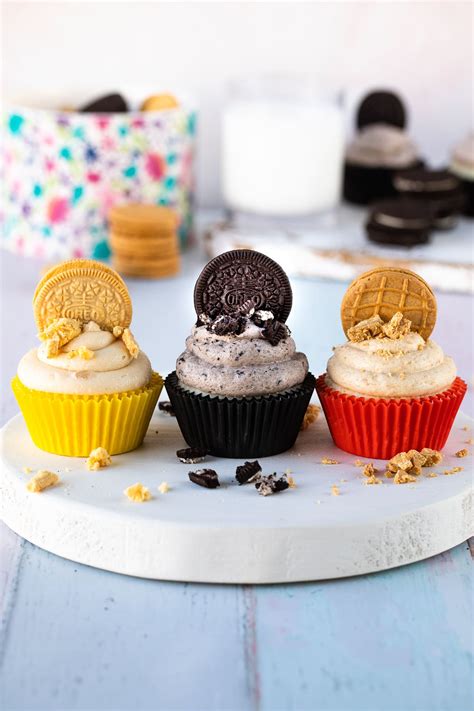 cookies-and-cream-frosting-partylicious image