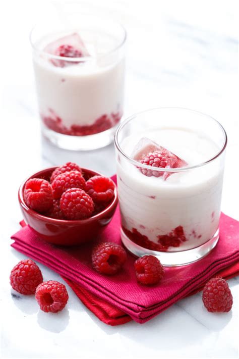 raspberry-russian-cocktail-love-and-olive-oil image