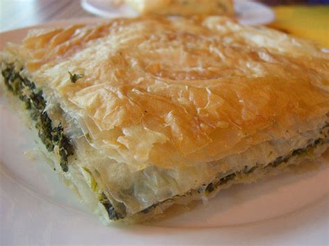 spinach-pie-albanian-name-byrek-me-spinaq image
