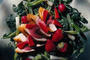 strawberry-chicken-and-spinach-salad-foodland image