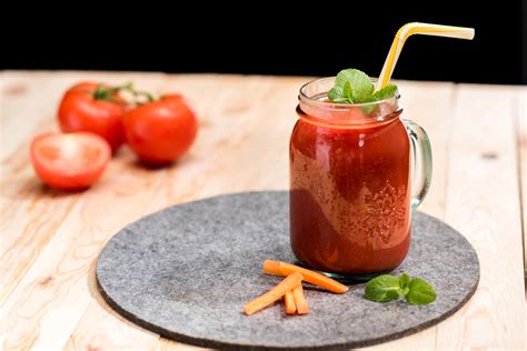 tomato-juice-and-vegetable-smoothie-all-nutribullet image