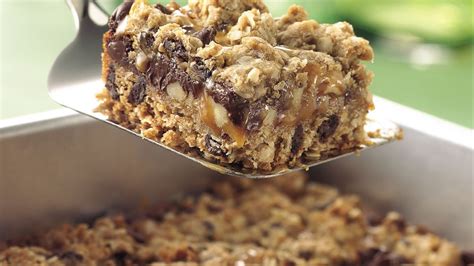 chocolate-chip-oats-and-caramel-cookie-squares image