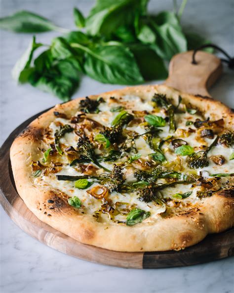 broccolini-leek-pizza-le-petit-eats image