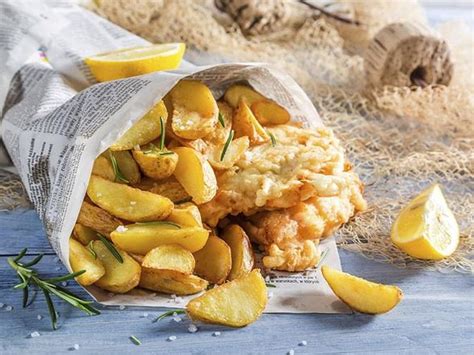oven-fried-fish-and-chips-soscuisine image