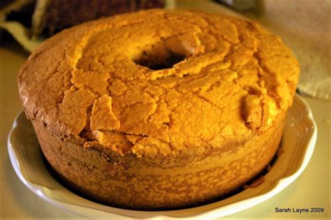 annie-lauries-cold-oven-pound-cake-on-bakespacecom image