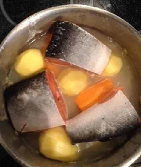 boiled-salmon-dinner-recipe-traditional image