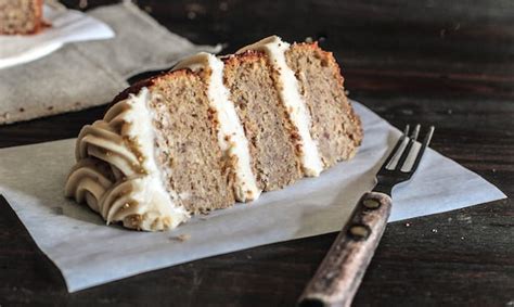 almond-and-maple-syrup-spice-cake-honest-cooking image