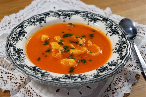 how-to-make-simple-tomato-soup-with-fresh-tomatoes image