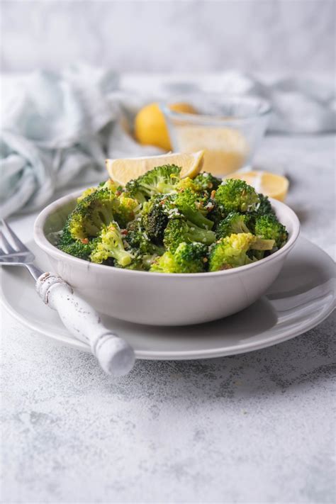 the-best-sauteed-broccoli-perfectly-cooked-in-10 image