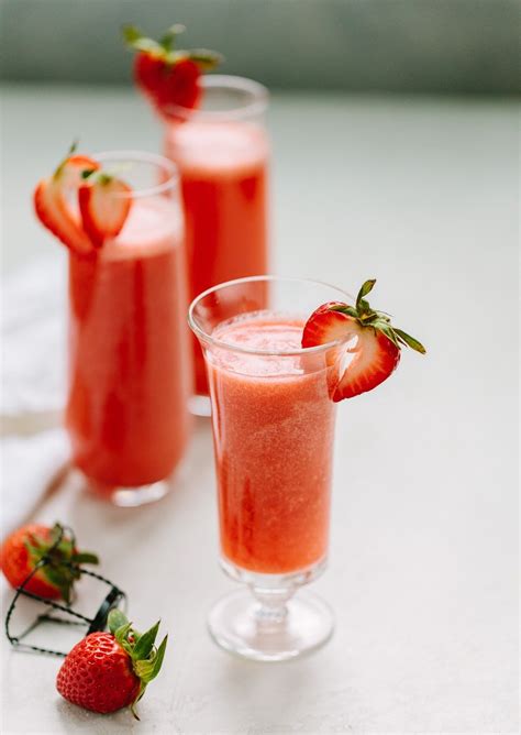 strawberry-rossini-prosecco-cocktail-familystyle-food image