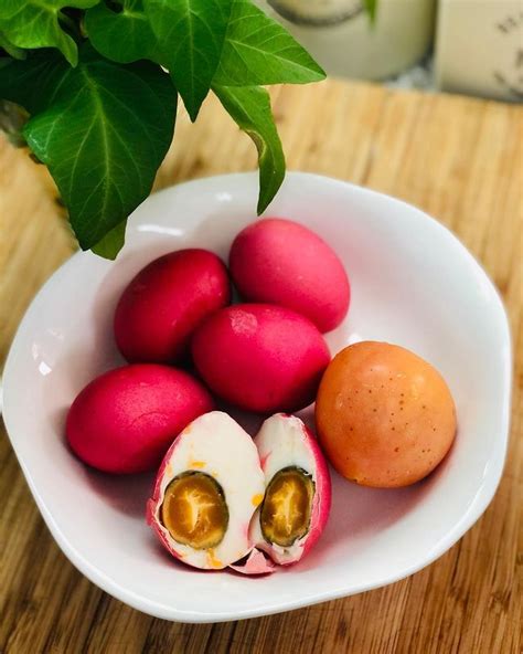 itlog-na-maalat-salted-eggs-lutong-bahay image
