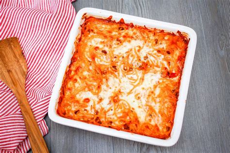vegetarian-recipe-meatless-baked-spaghetti-casserole image