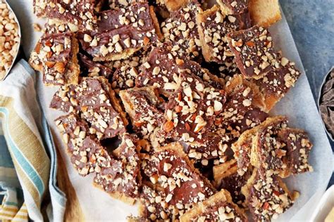 graham-cracker-chocolate-toffee-bark-recipes-go-bold image