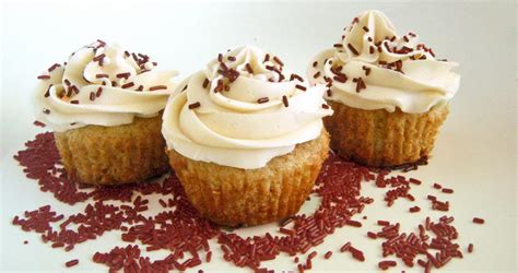 white-russian-cupcakes-culinary-cool image