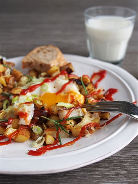 skillet-potatoes-and-eggs-the-worktop image