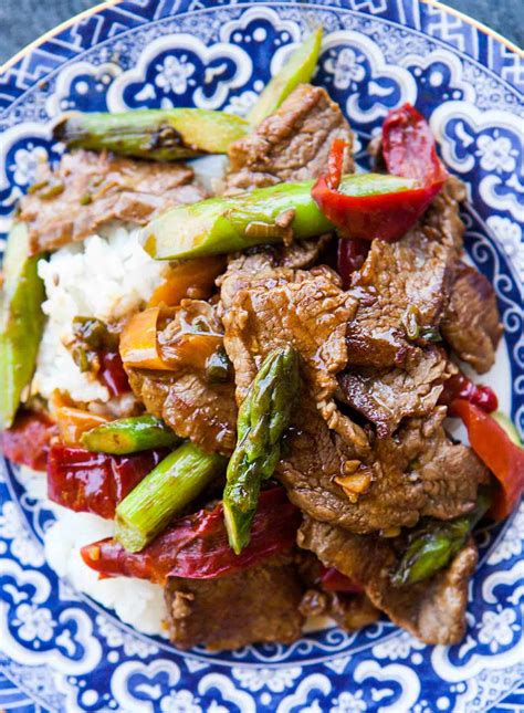 flank-steak-stir-fry-with-asparagus-and-red-pepper image