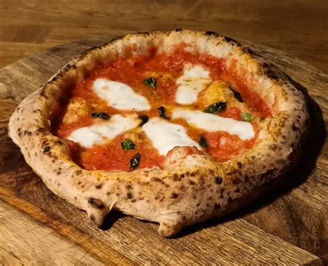 authentic-neapolitan-pizza-recipe-make-the-perfect image