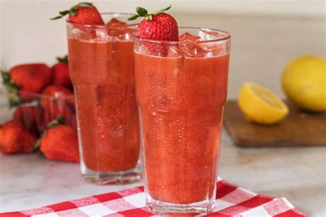 refreshing-strawberry-iced-tea-recipe-luzianne-tea image