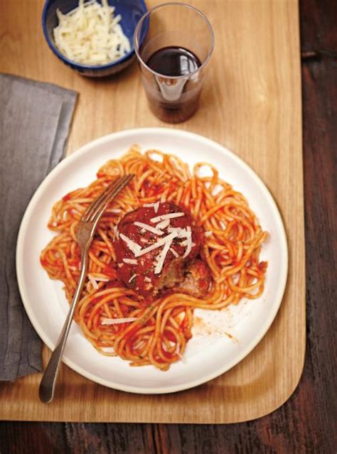 spaghetti-with-a-giant-meatball-ricardo image