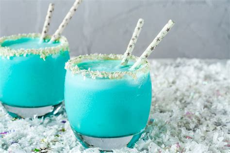 jack-frost-cocktail-recipe-the-perfect-winter-cocktail image