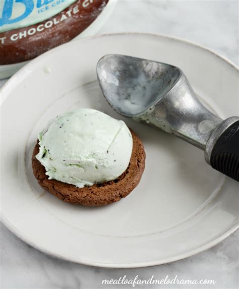 mint-chocolate-chip-cookie-ice-cream-sandwiches image
