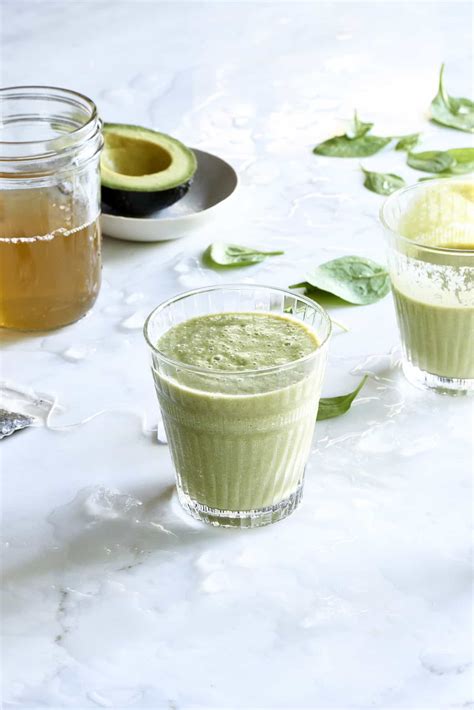 creamy-matcha-green-tea-smoothie-the-blender-girl image
