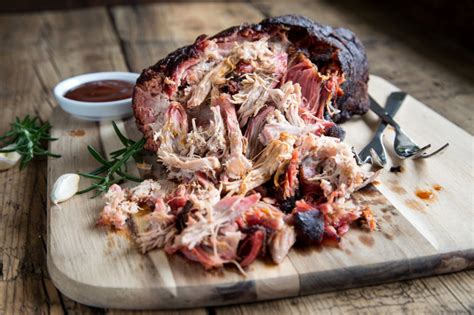 how-to-smoke-pulled-pork-in-a-pellet-smoker image
