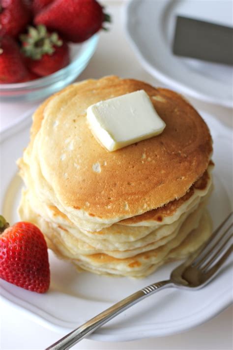 buttermilk-pancakes-with-strawberry-sauce image