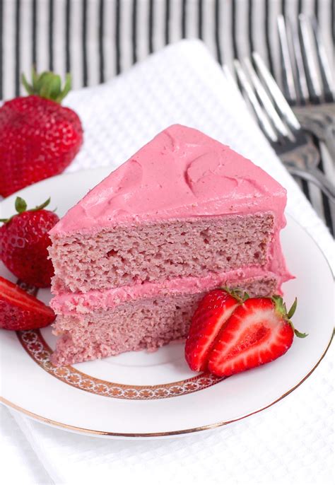 healthy-strawberry-cake-with-strawberry-frosting image