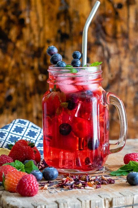 berry-iced-tea-with-ginger-and-mint-veggie-desserts image
