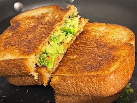 broccoli-cheese-grilled-sandwich-hearty-food-talks image