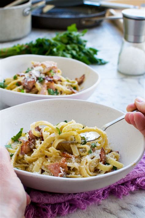 best-pasta-carbonara-without-cream-scrummy-lane image
