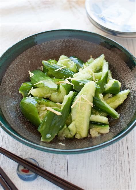 tataki-kyuri-smashed-cucumber-salad-recipetin image