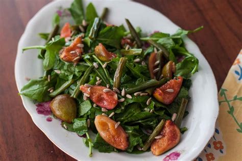 arugula-fig-salad-recipe-archanas-kitchen image