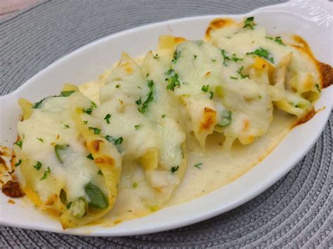 chicken-and-vegetables-stuffed-jumbo-pasta-shells-in image