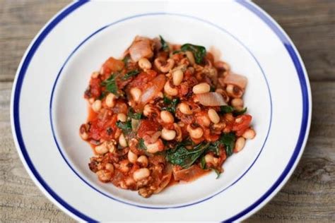 black-eyed-peas-with-tomatoes-and-greens-eating-bird image