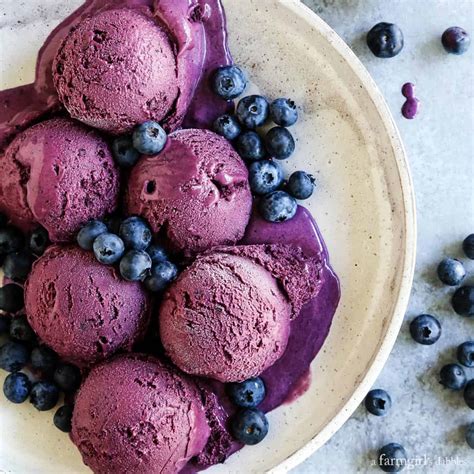 roasted-blueberry-crme-frache-ice-cream-a image
