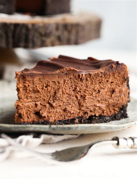 creamy-chocolate-cheesecake-with-an-easy-oreo-crust image