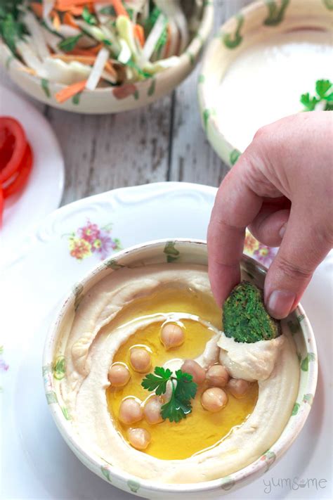 the-secret-to-smooth-and-creamy-hummus-yumsome image