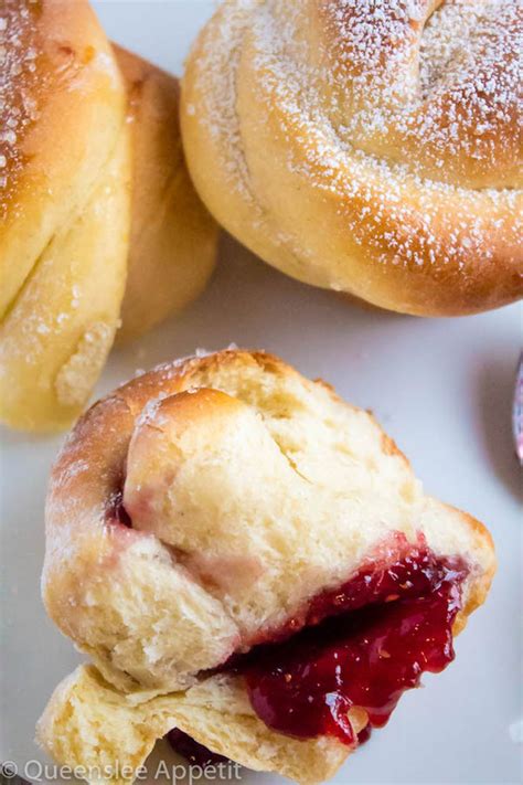 raspberry-rose-buns-recipe-queenslee-apptit image