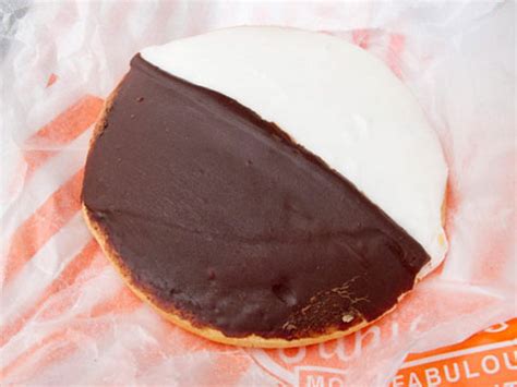 black-and-white-cookies-new-york-city-local-food image