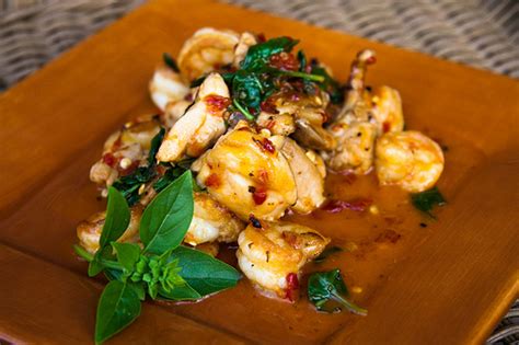 pad-krapow-kung-thai-stir-fried-shrimp-with-basil image