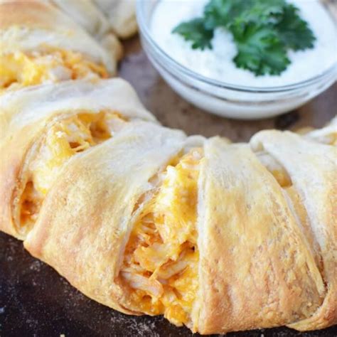 easy-buffalo-chicken-crescent-ring image