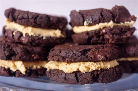 mole-chocolate-cookie-sandwiches-the-batter-thickens image
