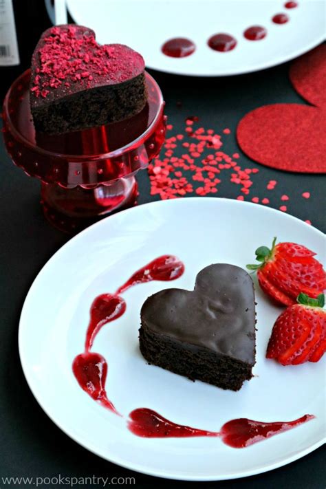 dark-chocolate-cake-with-red-wine-ganache-pooks image