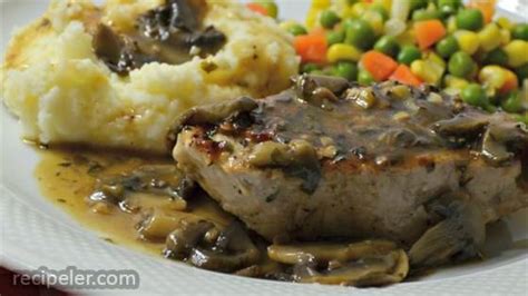 jans-peppered-pork-chops-with-mushrooms-and-herb image